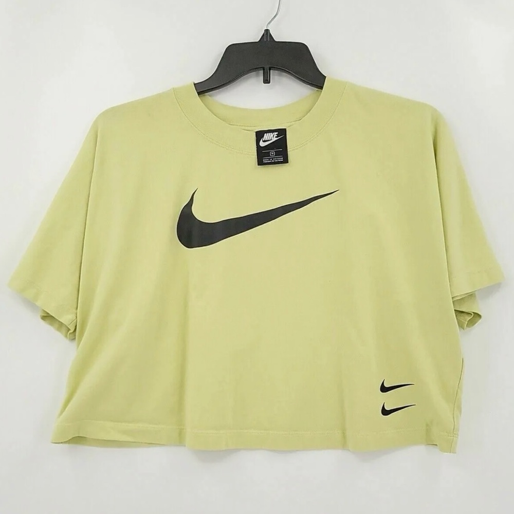 Cropped Nike Tee